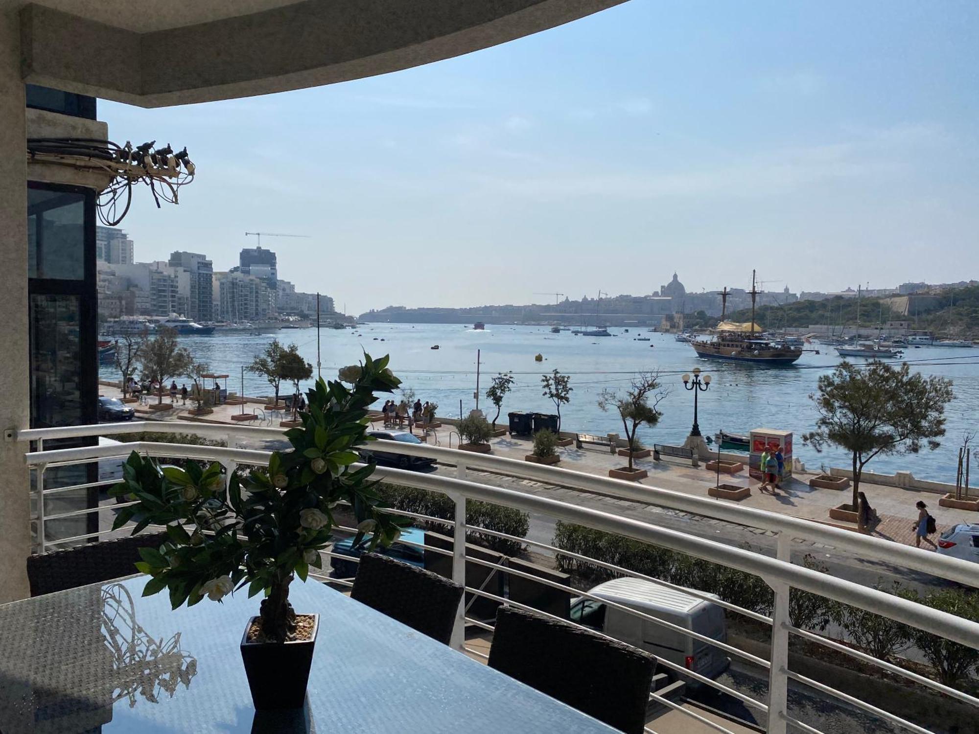 Seafront Harbour Haven - Steps To Ferry, Shops And Beaches สลีมา ภายนอก รูปภาพ